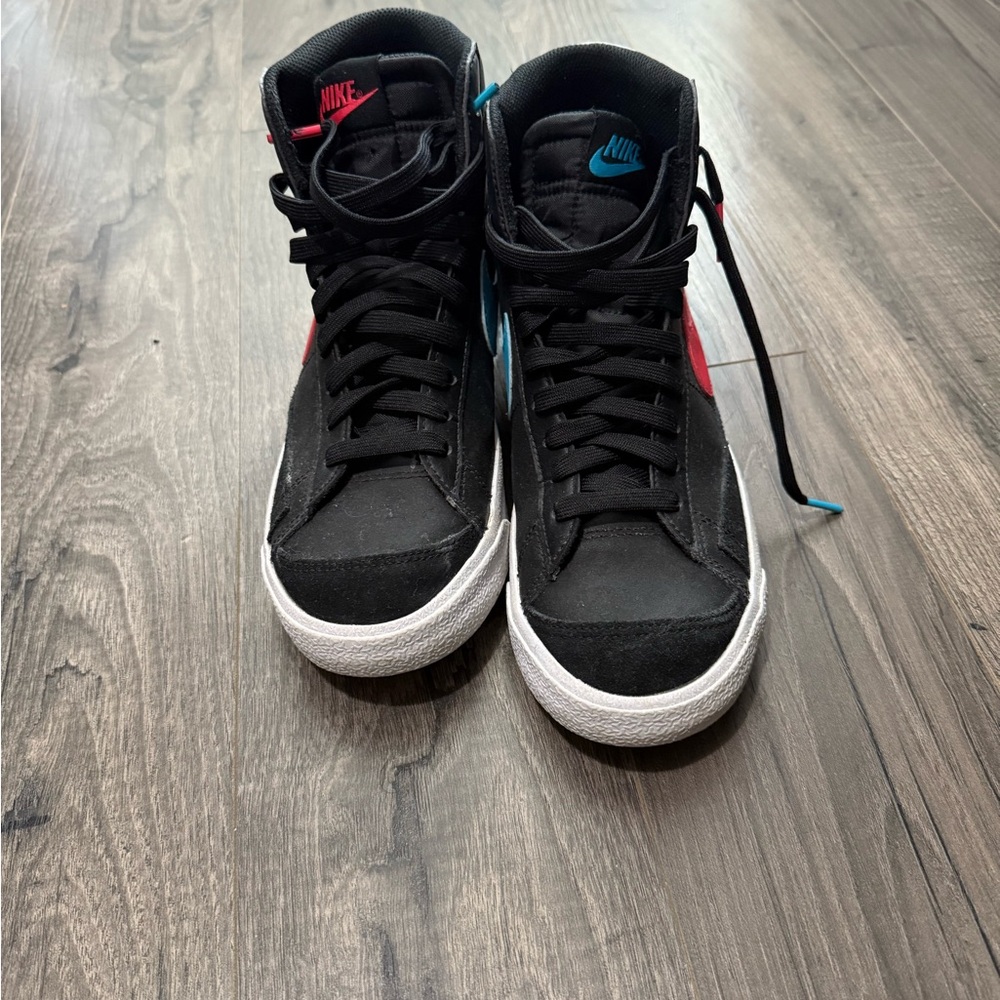 Big kids Nike Blazers - Picture 2 of 5